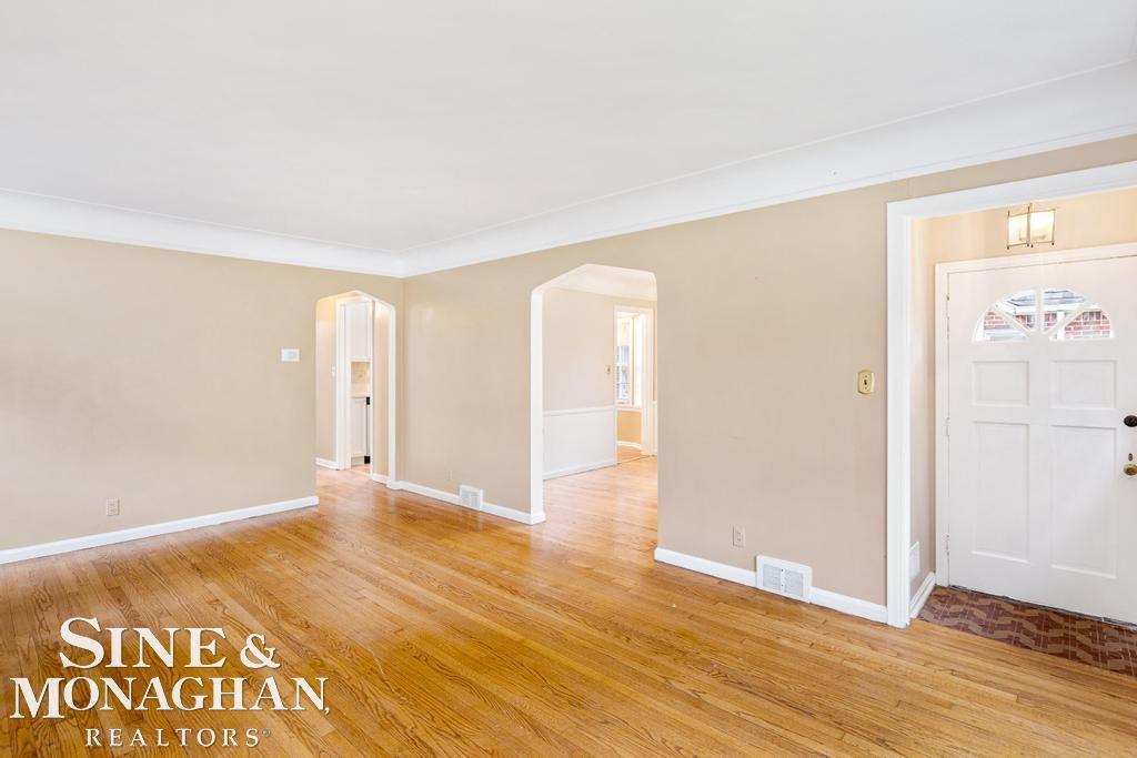 380 Kerby Road Grosse Pointe Farms, MI 48236 - Photo 2 of 26