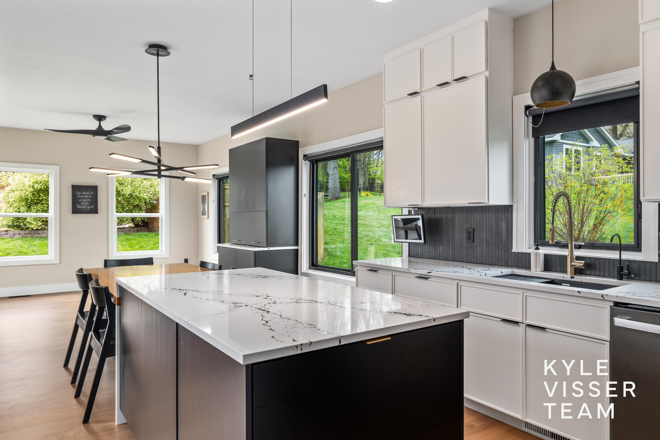 4069 Amazon Drive Lowell, MI 49331 - Photo 17 of 64 Kitchen