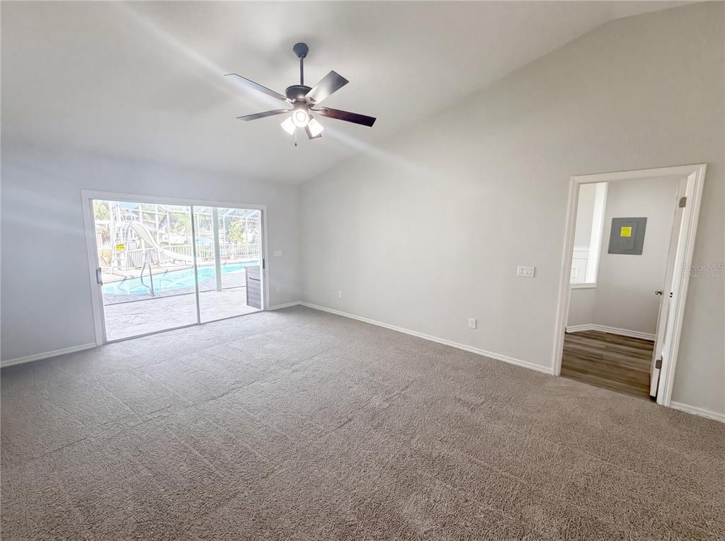 5609 Executive Drive New Port Richey, FL 34652 - Photo 4 of 50