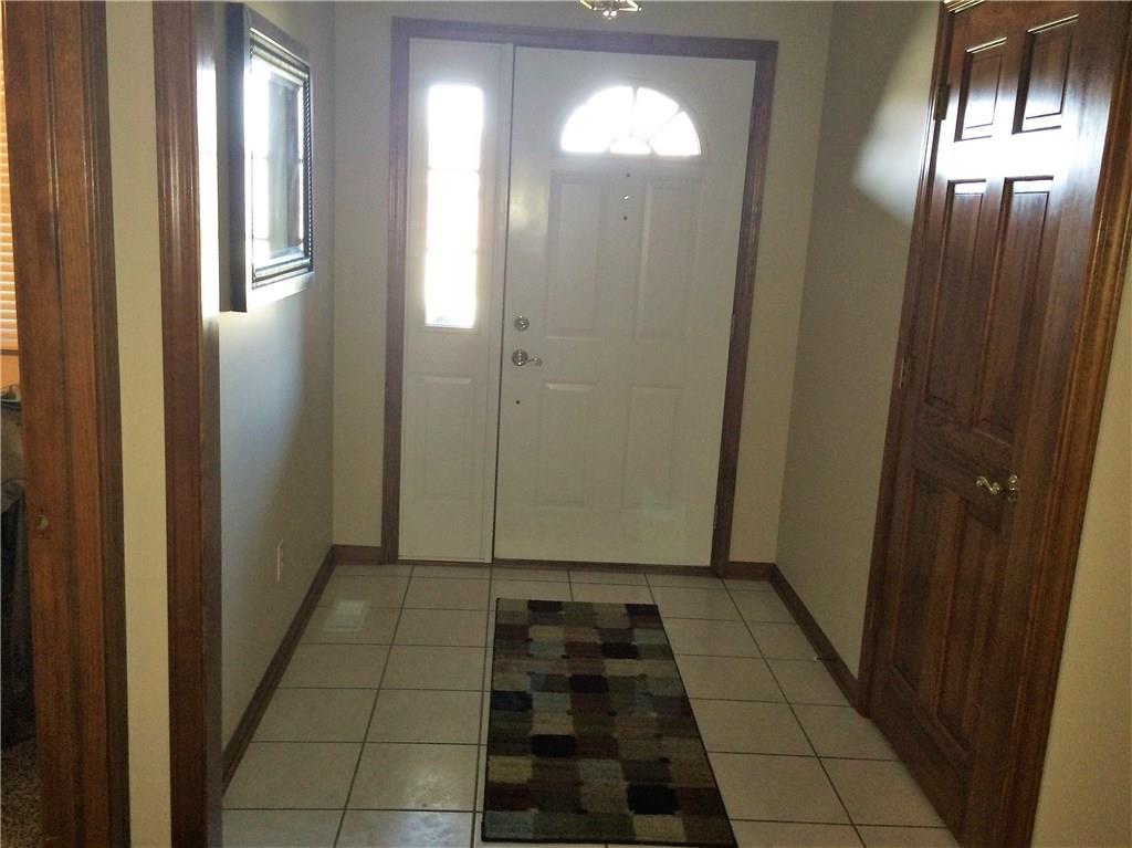 858 Deerfield Road Anderson, IN 46012 - Photo 2 of 23