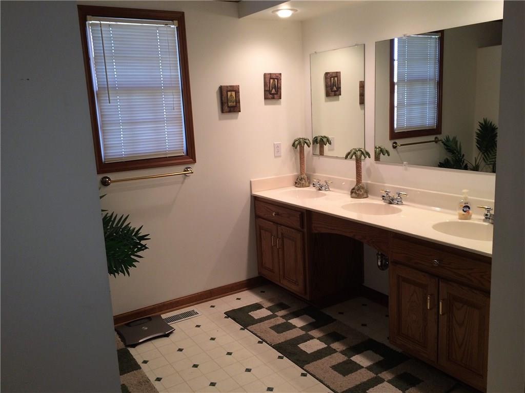 858 Deerfield Road Anderson, IN 46012 - Photo 16 of 23