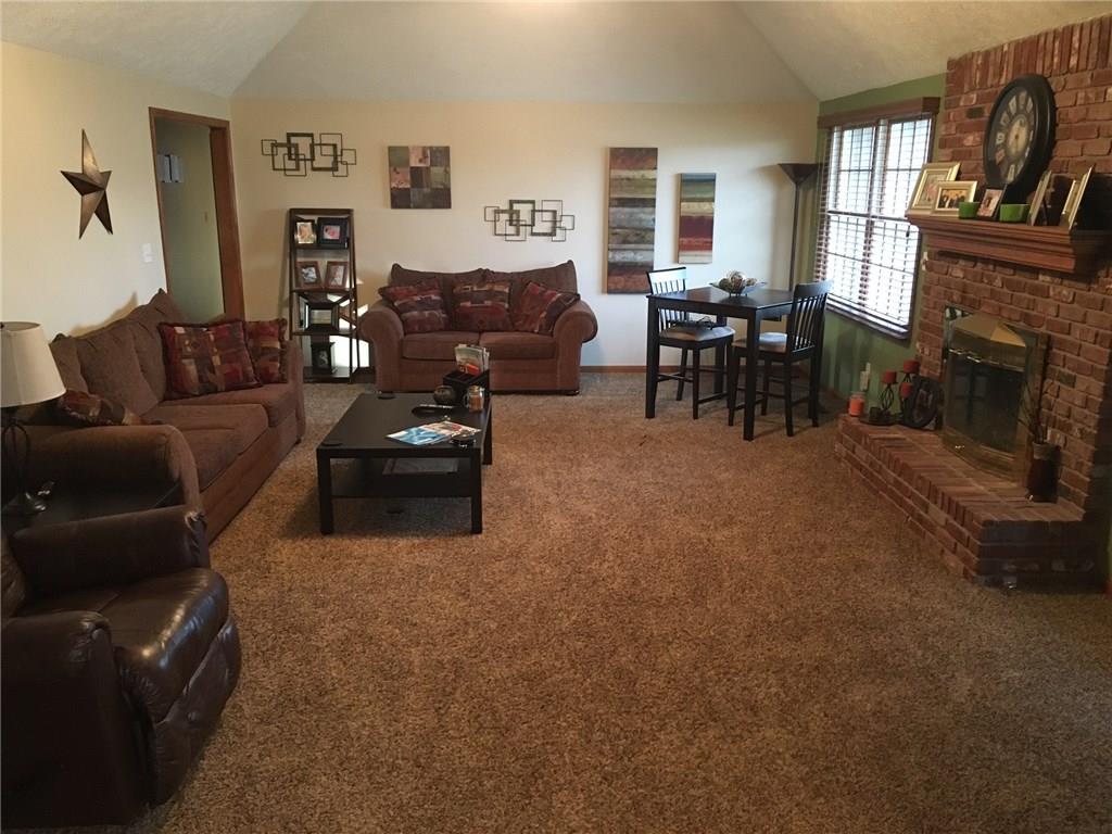 858 Deerfield Road Anderson, IN 46012 - Photo 4 of 23