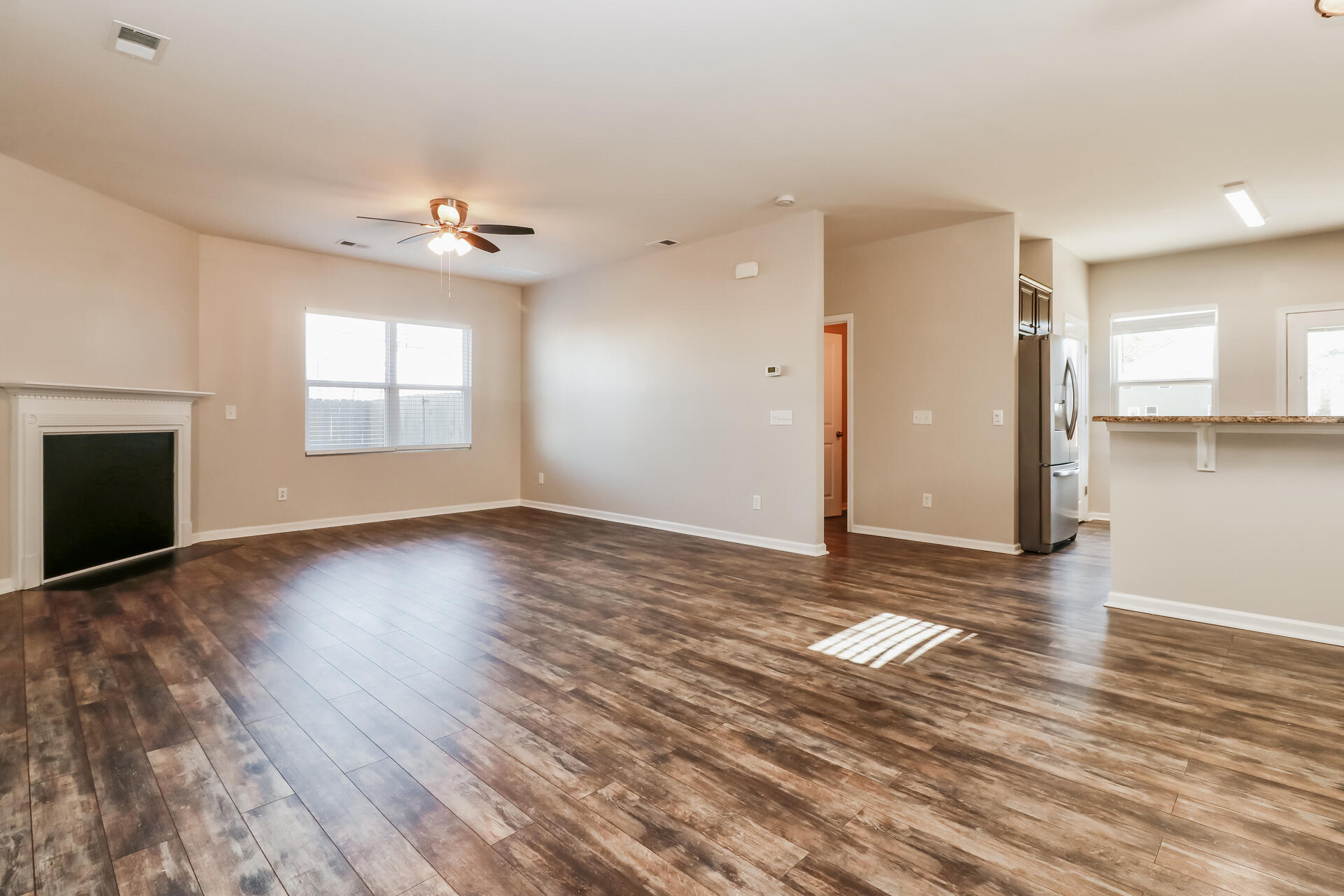 411 Ridgedale Road Summerville, SC 29486 - Photo 3 of 15 002-photo-living-room-10416444