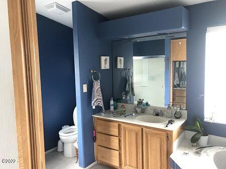 1240 Southwest Sailfish Loop Waldport, OR 97394 - Photo 13 of 29 Primary Bathroom