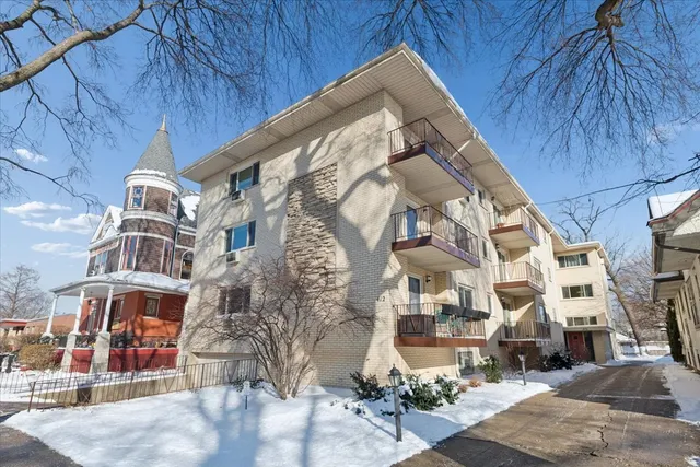 $275,000 | 412 North Marion Street, Unit 1A, Oak Park, IL 60302