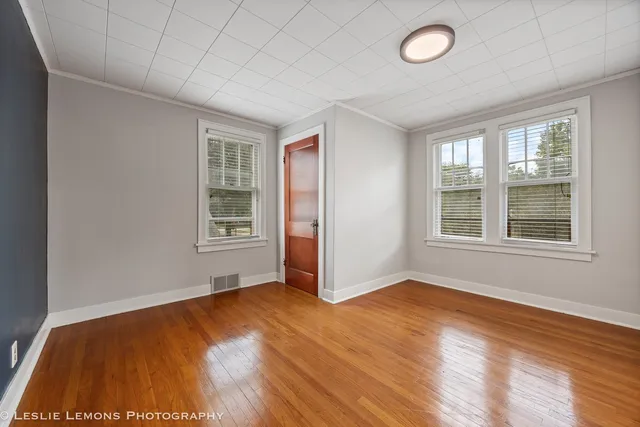 $2,450 | 826 North Center Street, Naperville, IL 60563