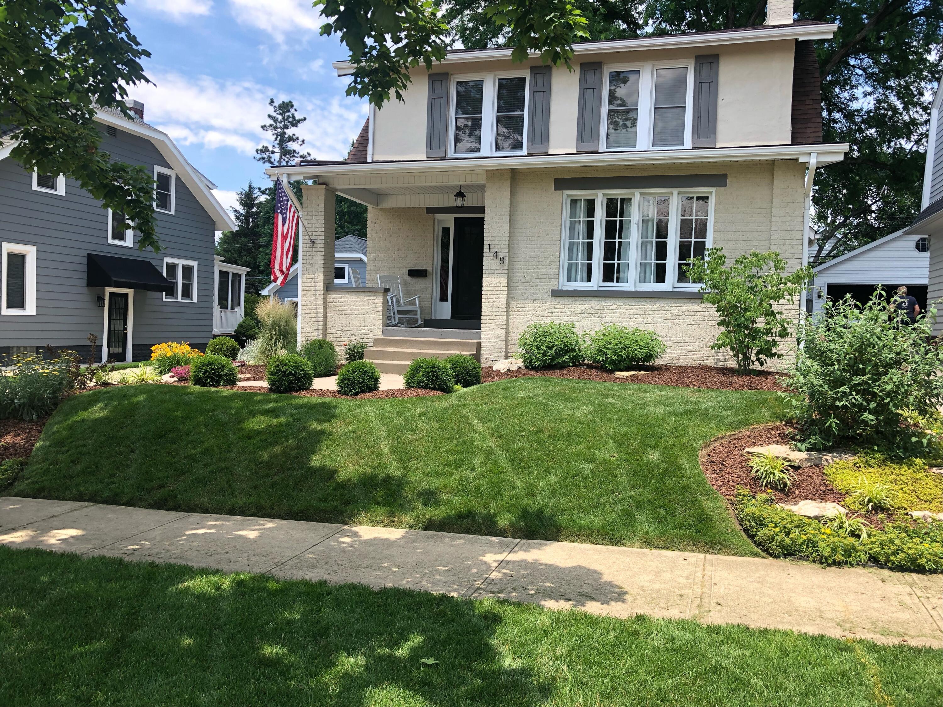 148 Fallis Road Columbus, OH 43214 - Photo 41 of 44 Summer landscaping