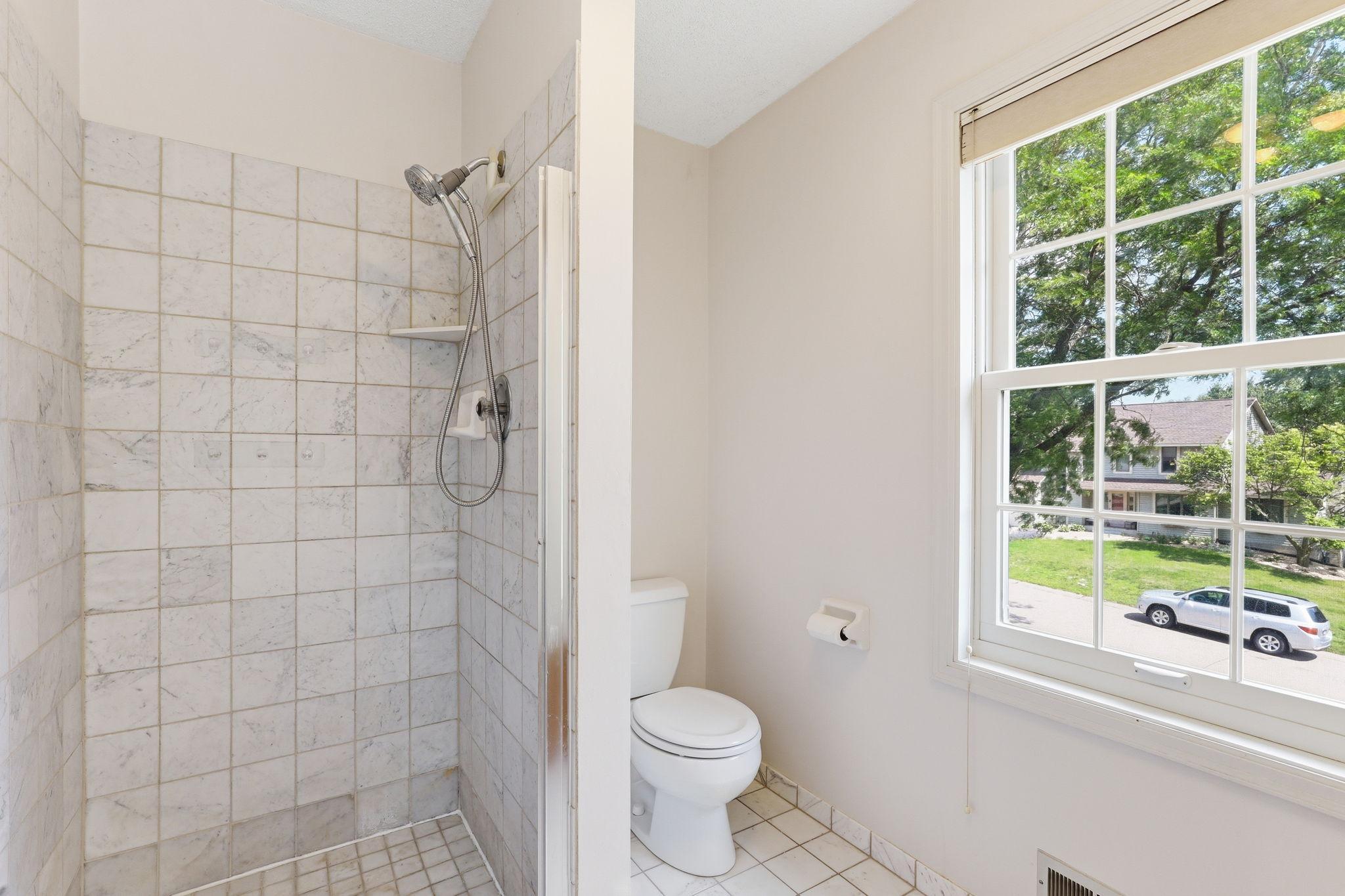 455 Highpoint Curve Maplewood, MN 55119 - Photo 25 of 44