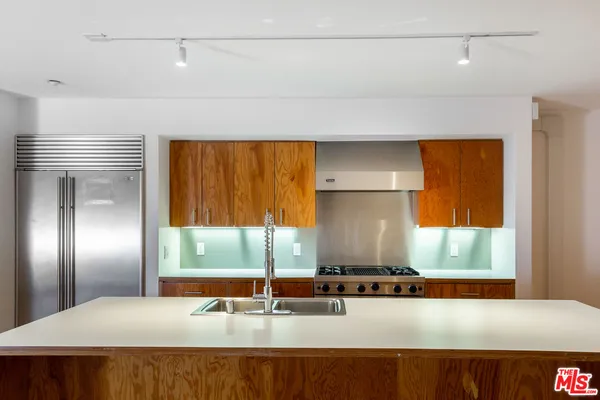 $8,800 | 11 Brooks Avenue, Unit C, Venice, CA 90291