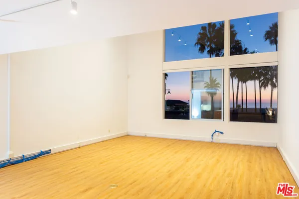 $8,800 | 11 Brooks Avenue, Unit C, Venice, CA 90291