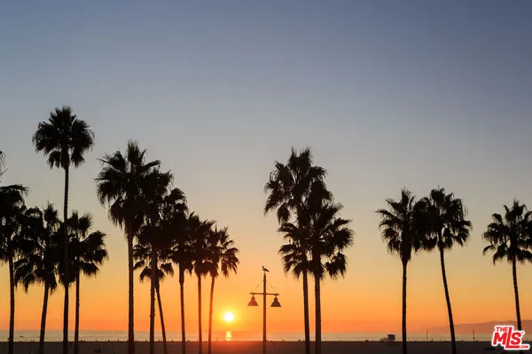 $8,800 | 11 Brooks Avenue, Unit C, Venice, CA 90291