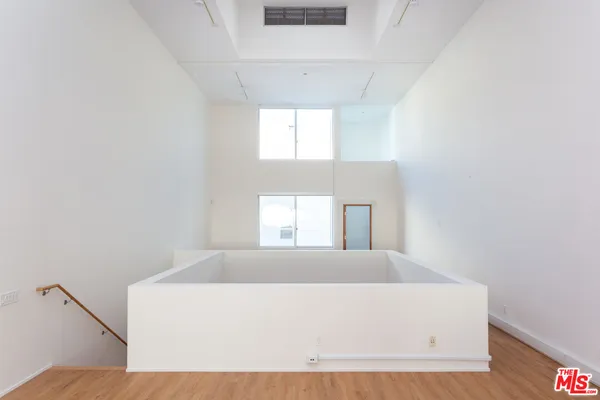 $8,800 | 11 Brooks Avenue, Unit C, Venice, CA 90291