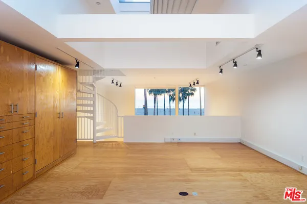 $8,800 | 11 Brooks Avenue, Unit C, Venice, CA 90291