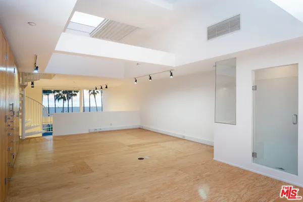 $8,800 | 11 Brooks Avenue, Unit C, Venice, CA 90291