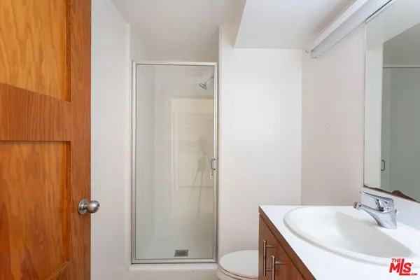 $8,800 | 11 Brooks Avenue, Unit C, Venice, CA 90291