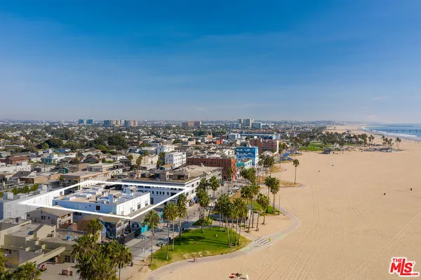 $8,800 | 11 Brooks Avenue, Unit C, Venice, CA 90291