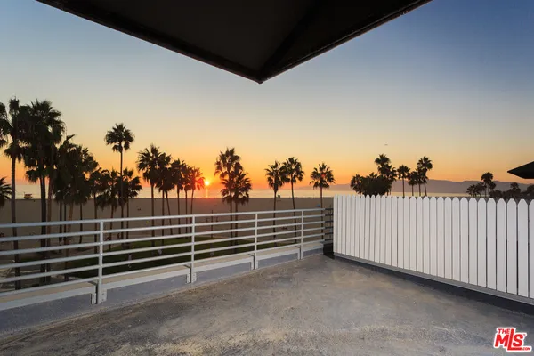 $8,800 | 11 Brooks Avenue, Unit C, Venice, CA 90291