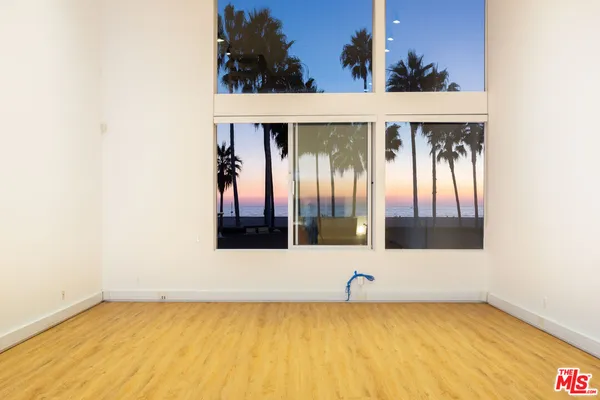 $8,800 | 11 Brooks Avenue, Unit C, Venice, CA 90291