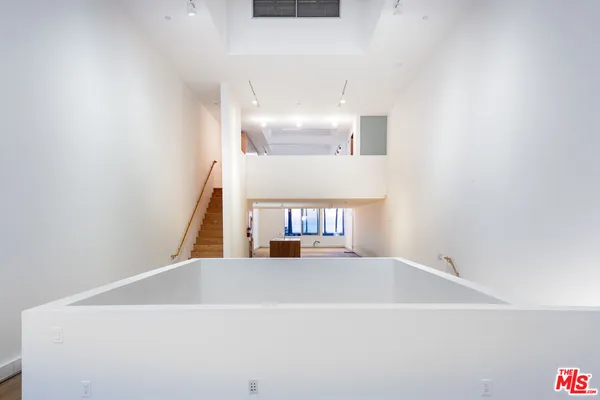 $8,800 | 11 Brooks Avenue, Unit C, Venice, CA 90291