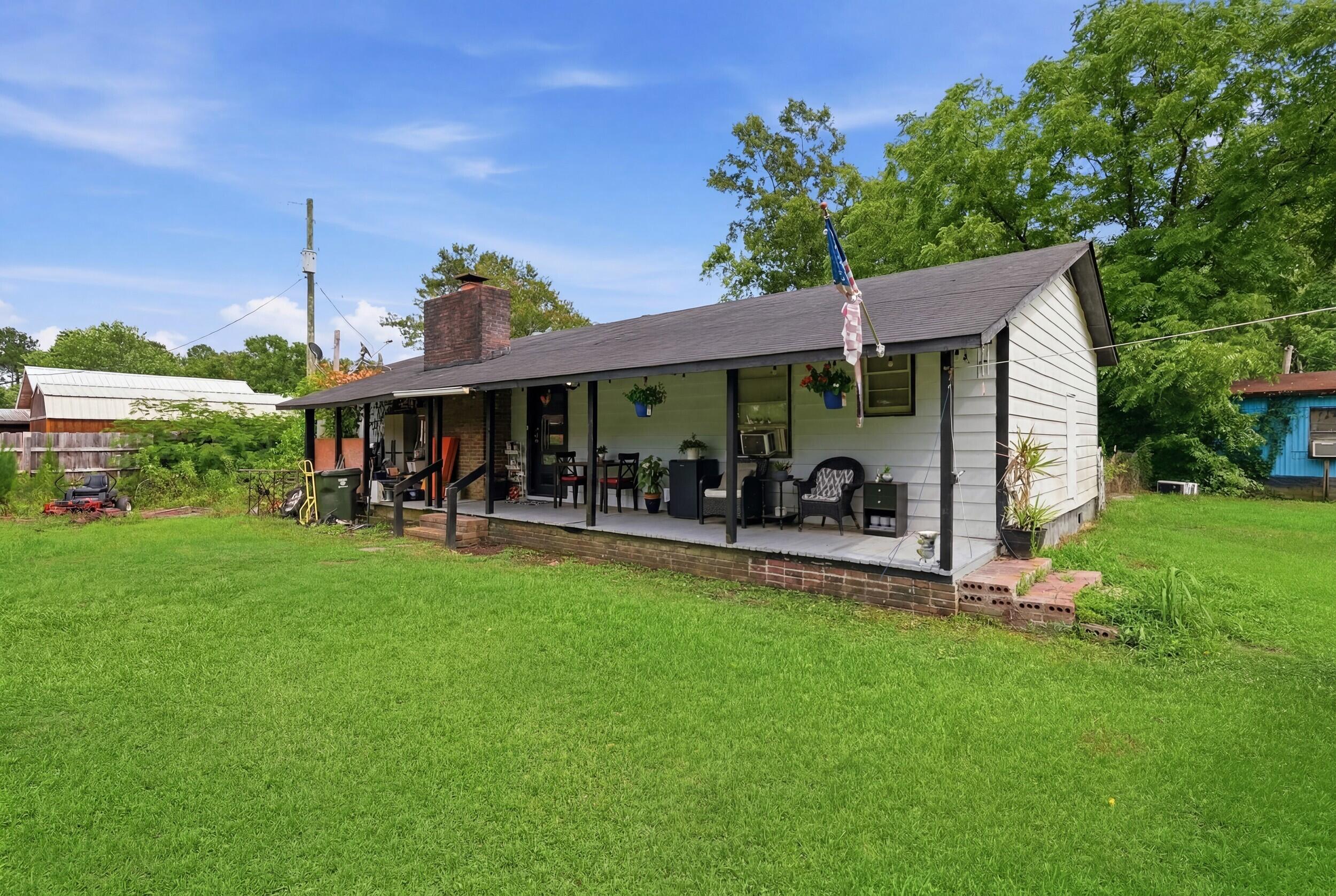 208 Rae Lane Bonneau, SC 29431 - Photo 6 of 37