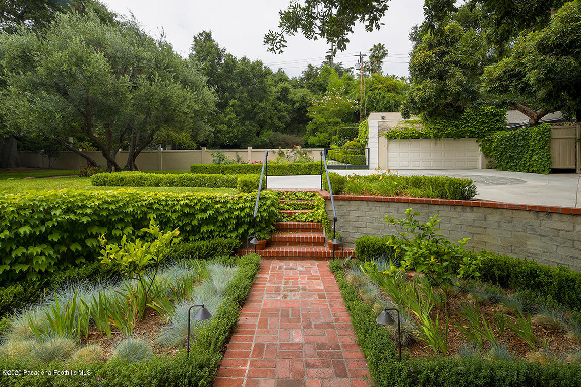 1987 Braeburn Road Altadena, CA 91001 - Photo 36 of 48 a view of park with large trees