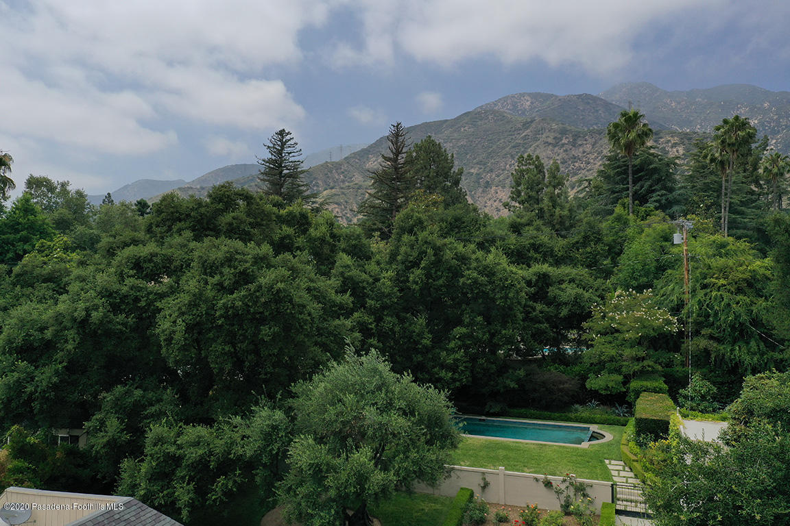 1987 Braeburn Road Altadena, CA 91001 - Photo 46 of 48 a view of a city with lush green forest