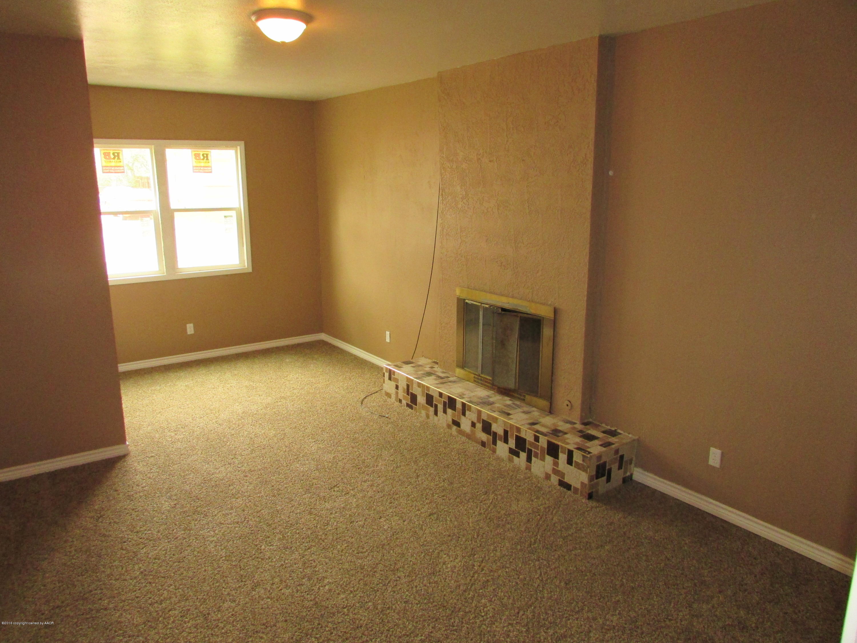 4927 Parker Street Amarillo, TX 79110 - Photo 3 of 23 IMG_1246
