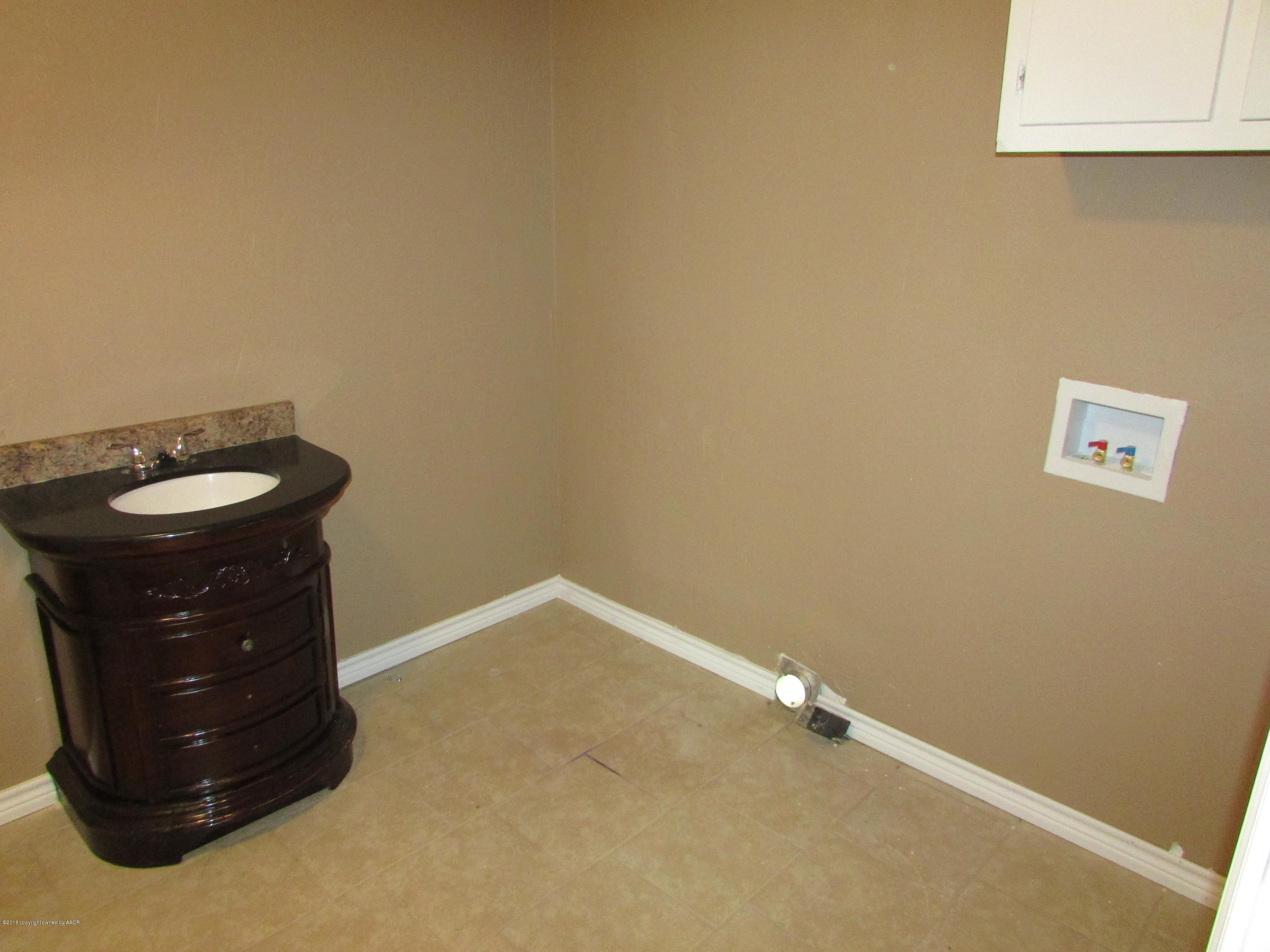 4927 Parker Street Amarillo, TX 79110 - Photo 9 of 23 IMG_1253