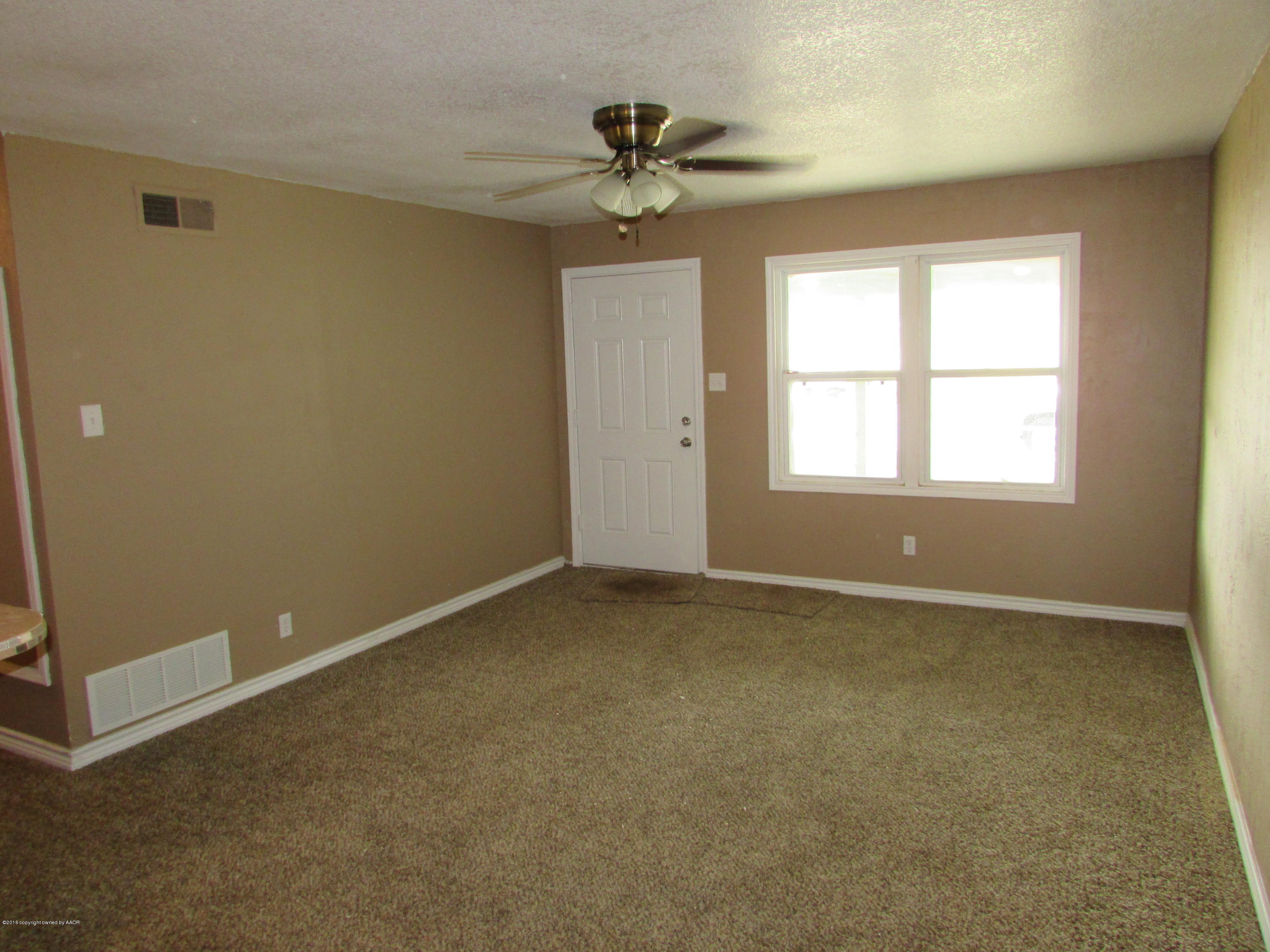 4927 Parker Street Amarillo, TX 79110 - Photo 10 of 23 IMG_1254