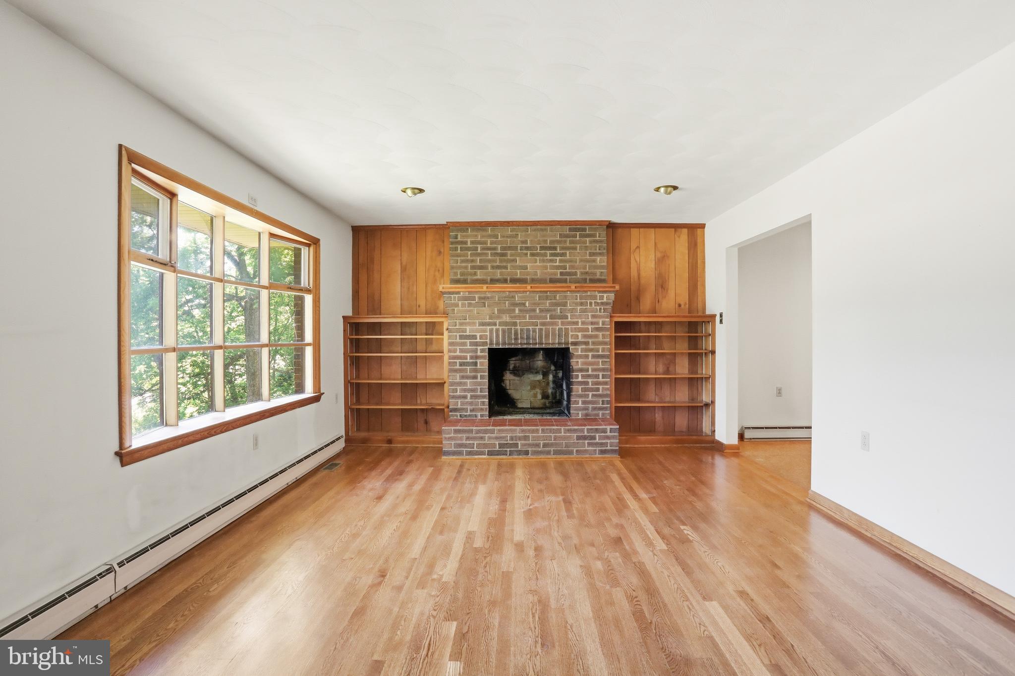 206 Dogwood Road Winchester, VA 22602 - Photo 7 of 39 Living room