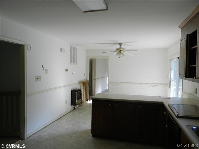 27303 Perkins Road Carson, VA 23830 - Photo 4 of 7 Kitchen