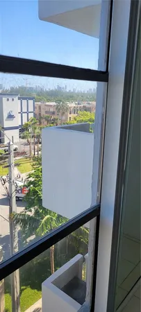 $1,600 | 13499 Biscayne Boulevard, Unit 511, North Miami, FL 33181