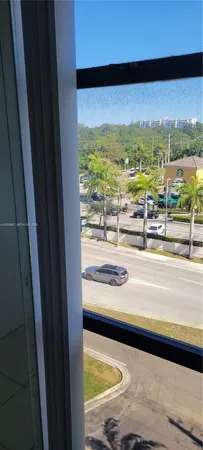 $1,600 | 13499 Biscayne Boulevard, Unit 511, North Miami, FL 33181