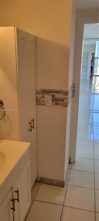 $1,600 | 13499 Biscayne Boulevard, Unit 511, North Miami, FL 33181