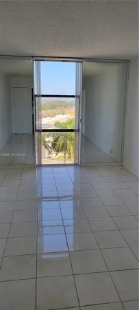 $1,600 | 13499 Biscayne Boulevard, Unit 511, North Miami, FL 33181