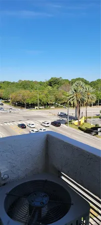 $1,600 | 13499 Biscayne Boulevard, Unit 511, North Miami, FL 33181