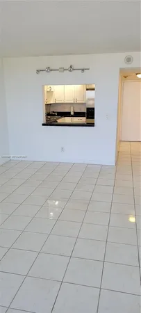 $1,600 | 13499 Biscayne Boulevard, Unit 511, North Miami, FL 33181