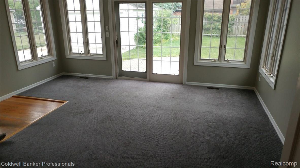 1613 Prestwick Road Grosse Pointe, MI 48236 - Photo 15 of 21 20170804_110656.jpg