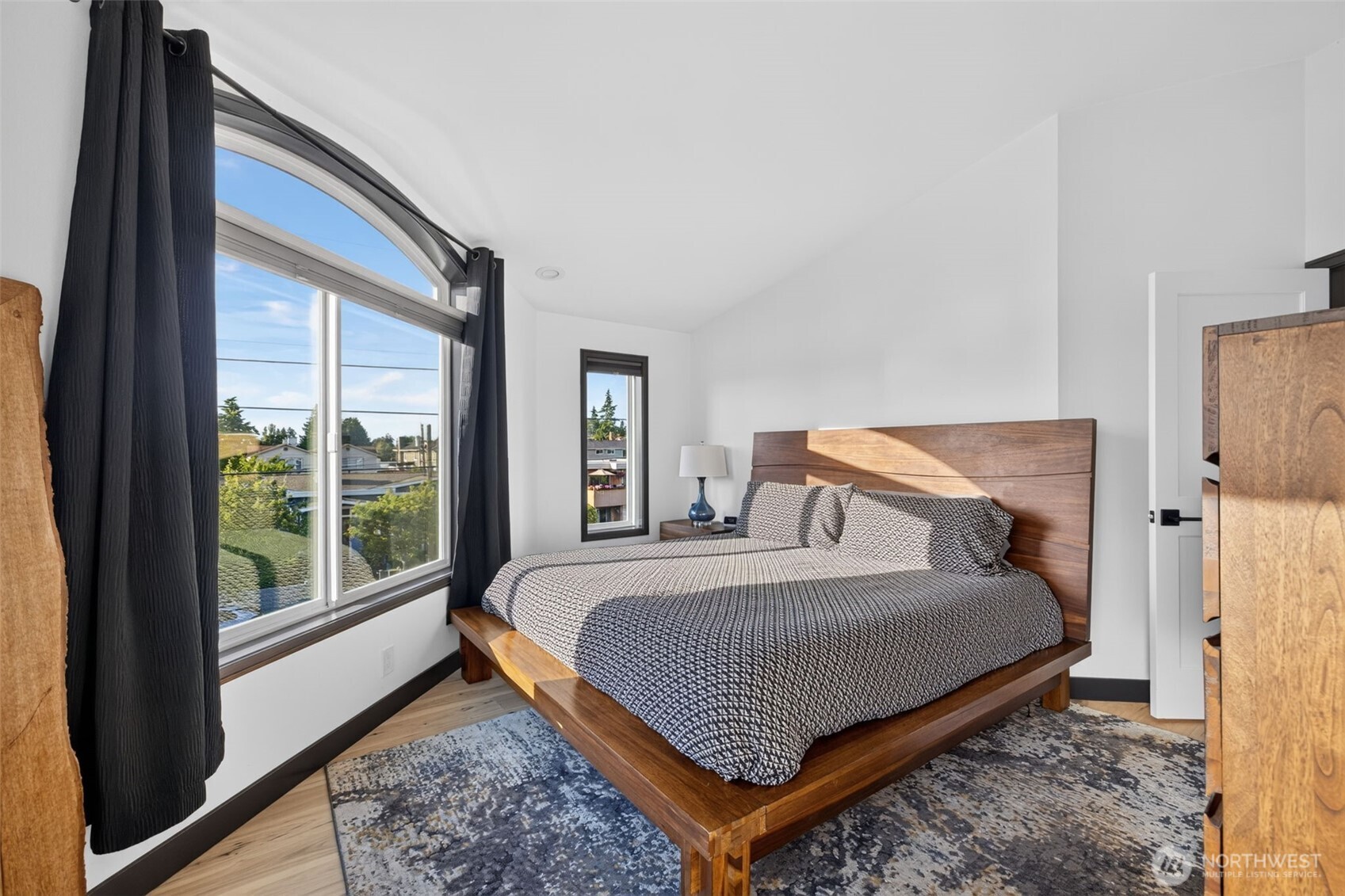 610 Daley Street, Unit E Edmonds, WA 98020 - Photo 17 of 29