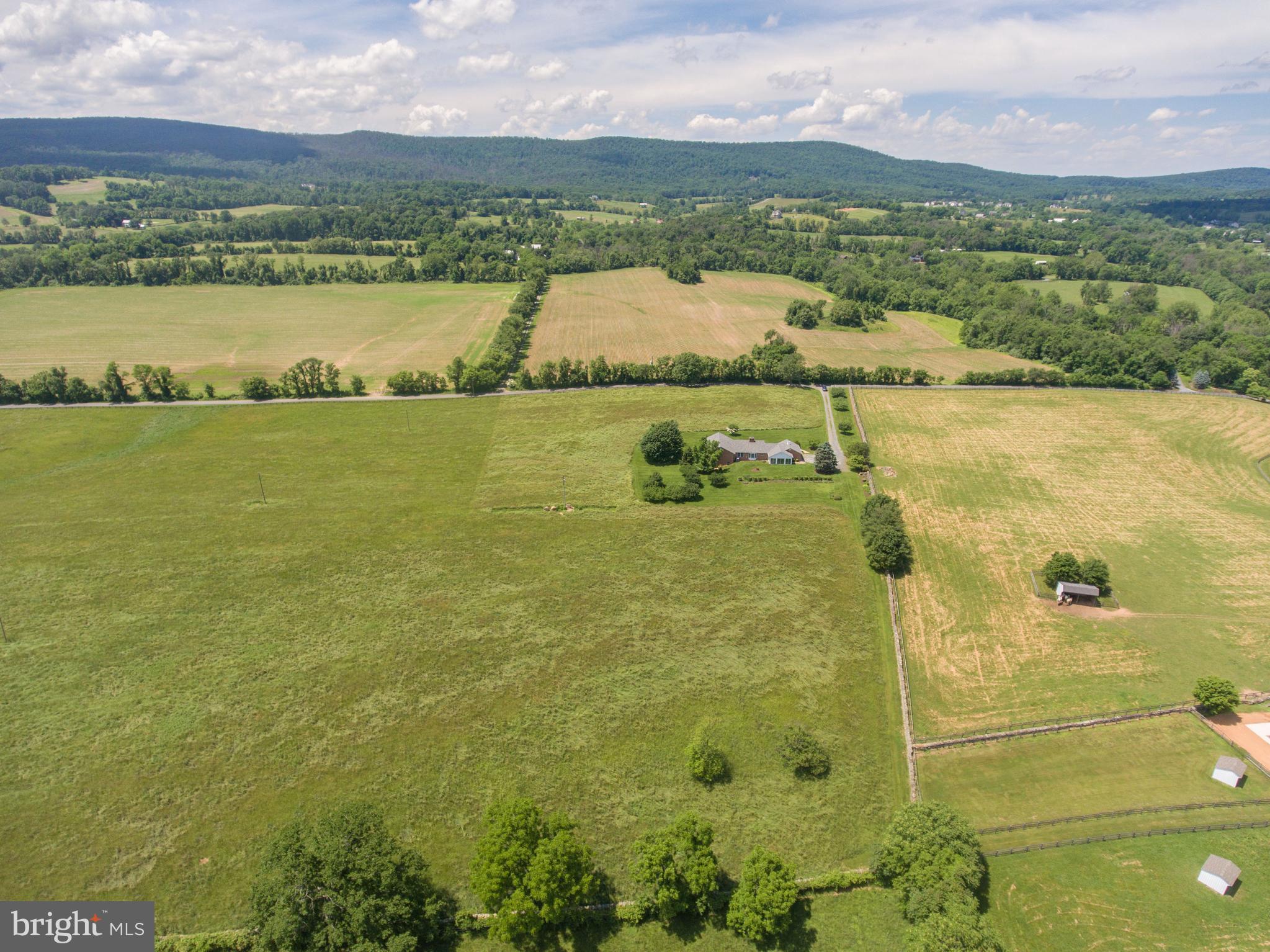 14908 Cider Mill Road Purcellville, VA 20132 - Photo 3 of 52 Mountain Views