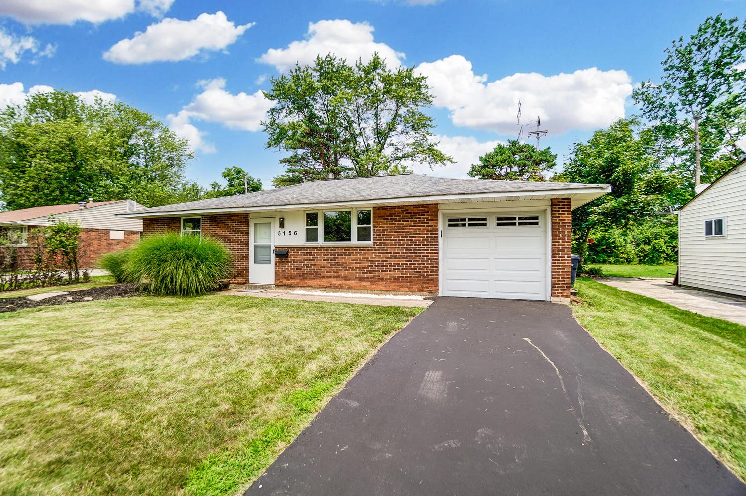 5156 Drivemere Road Hilliard, OH 43026 - Photo 2 of 23 Gallery Image 2