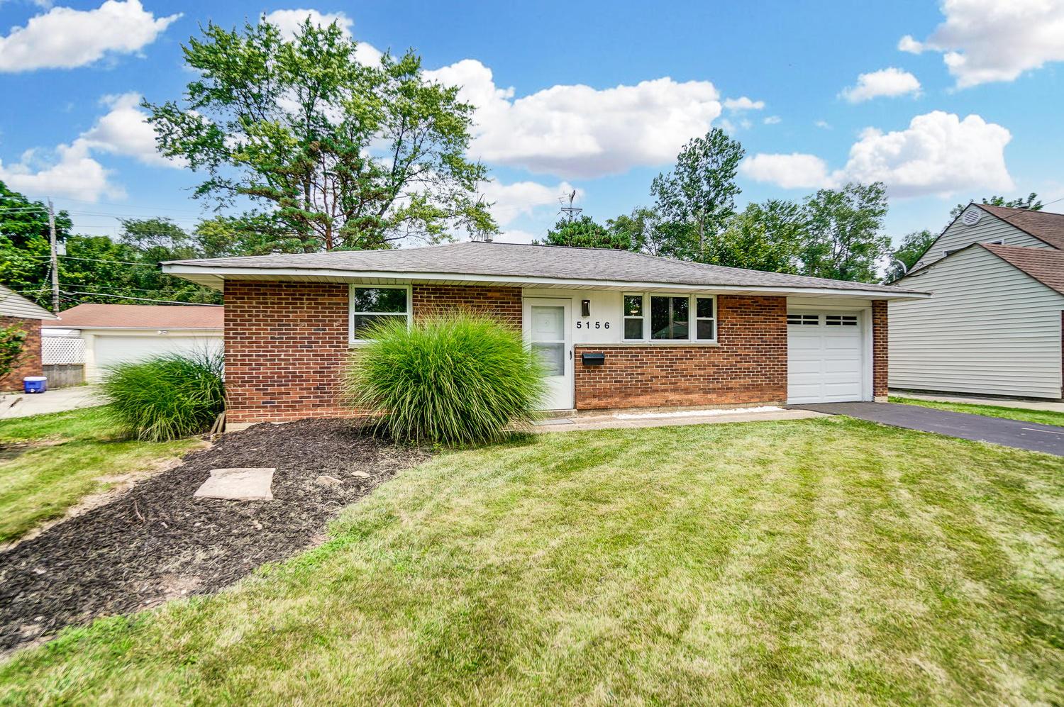 5156 Drivemere Road Hilliard, OH 43026 - Photo 3 of 23 Gallery Image 3