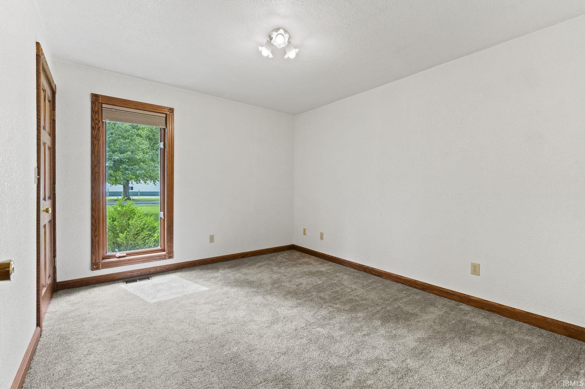 4220 West Albion Road Ligonier, IN 46767 - Photo 28 of 36 Gallery Image 28