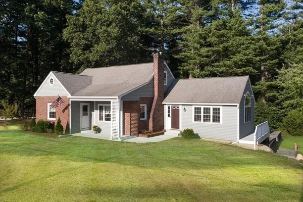$699,900 | 461 Maple Street, Franklin, MA 02038