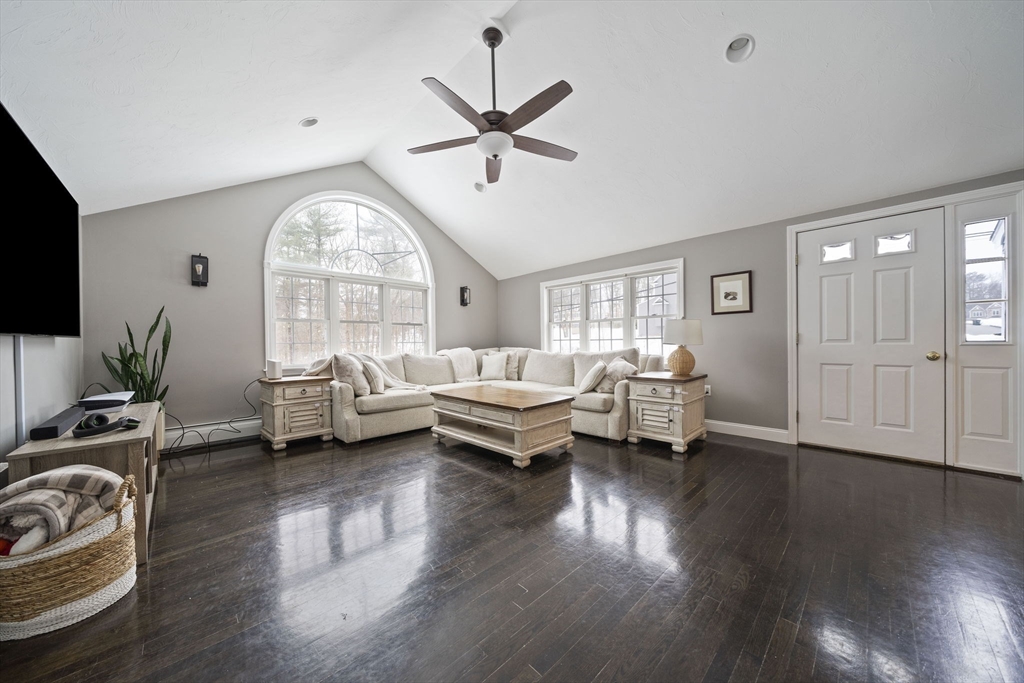 461 Maple Street Franklin, MA 02038 - Photo 14 of 35