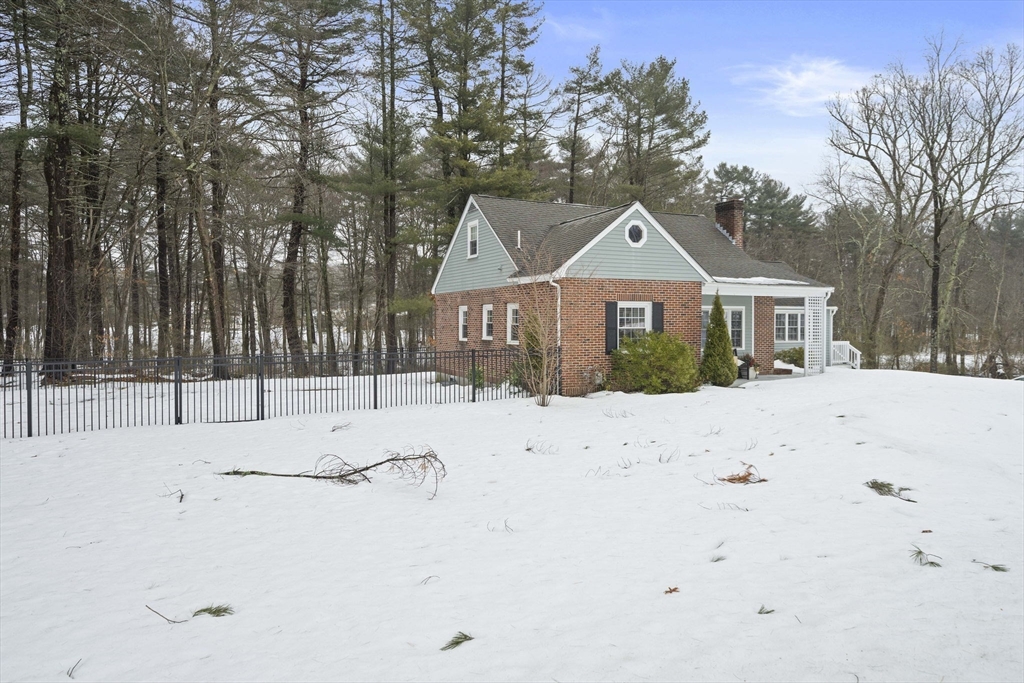 461 Maple Street Franklin, MA 02038 - Photo 4 of 35