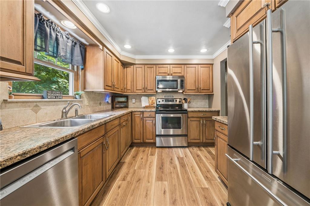 218 4th Street Houston, PA 15342 - Photo 13 of 37