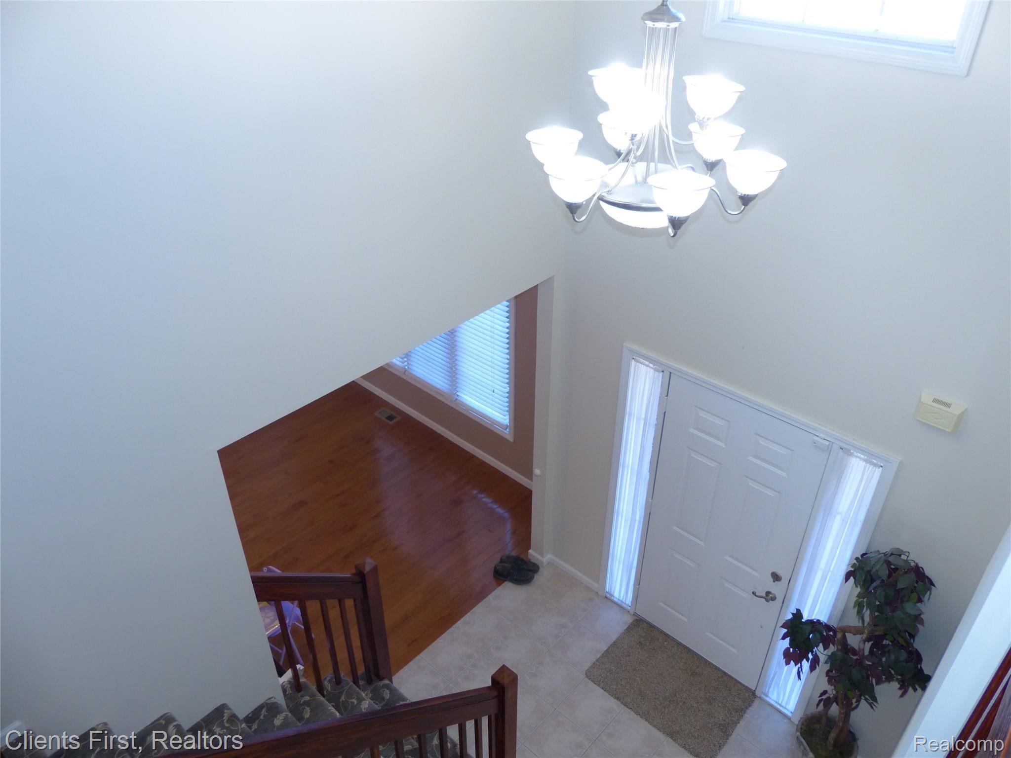 574 Seabrook Drive Rochester, MI 48307 - Photo 6 of 66 P1060401.JPG