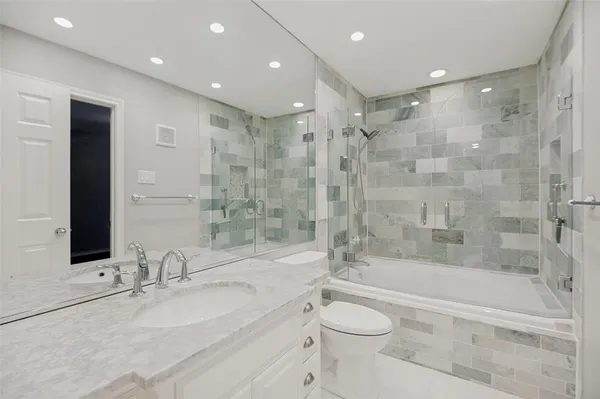 $219,900 | 16301 Ledgemont Lane, Unit 263, Addison, TX 75001