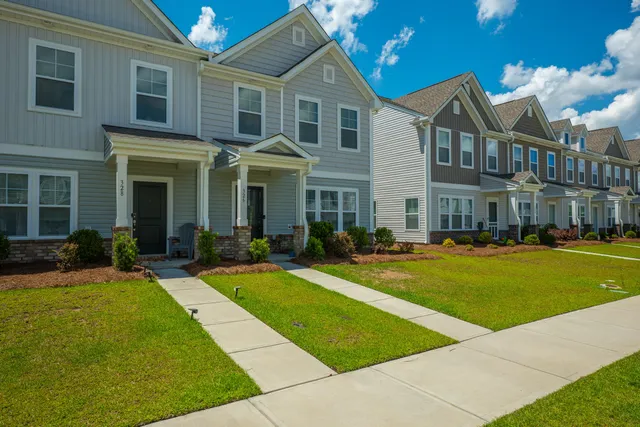 $327,500 | 326 Surfbird Road, Unit 388, Summerville, SC 29486